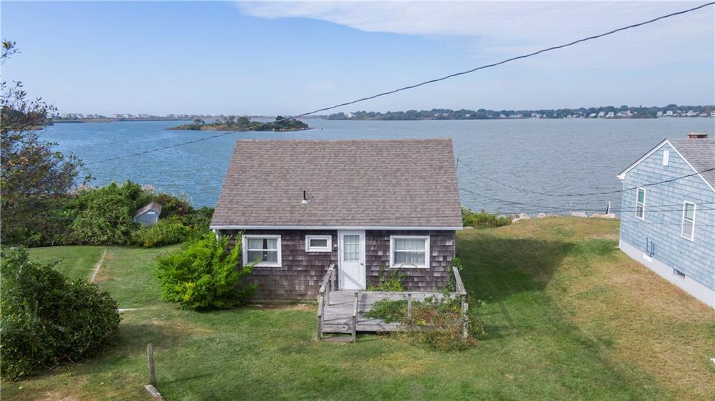 311 Twin Peninsula Avenue, South Kingstown