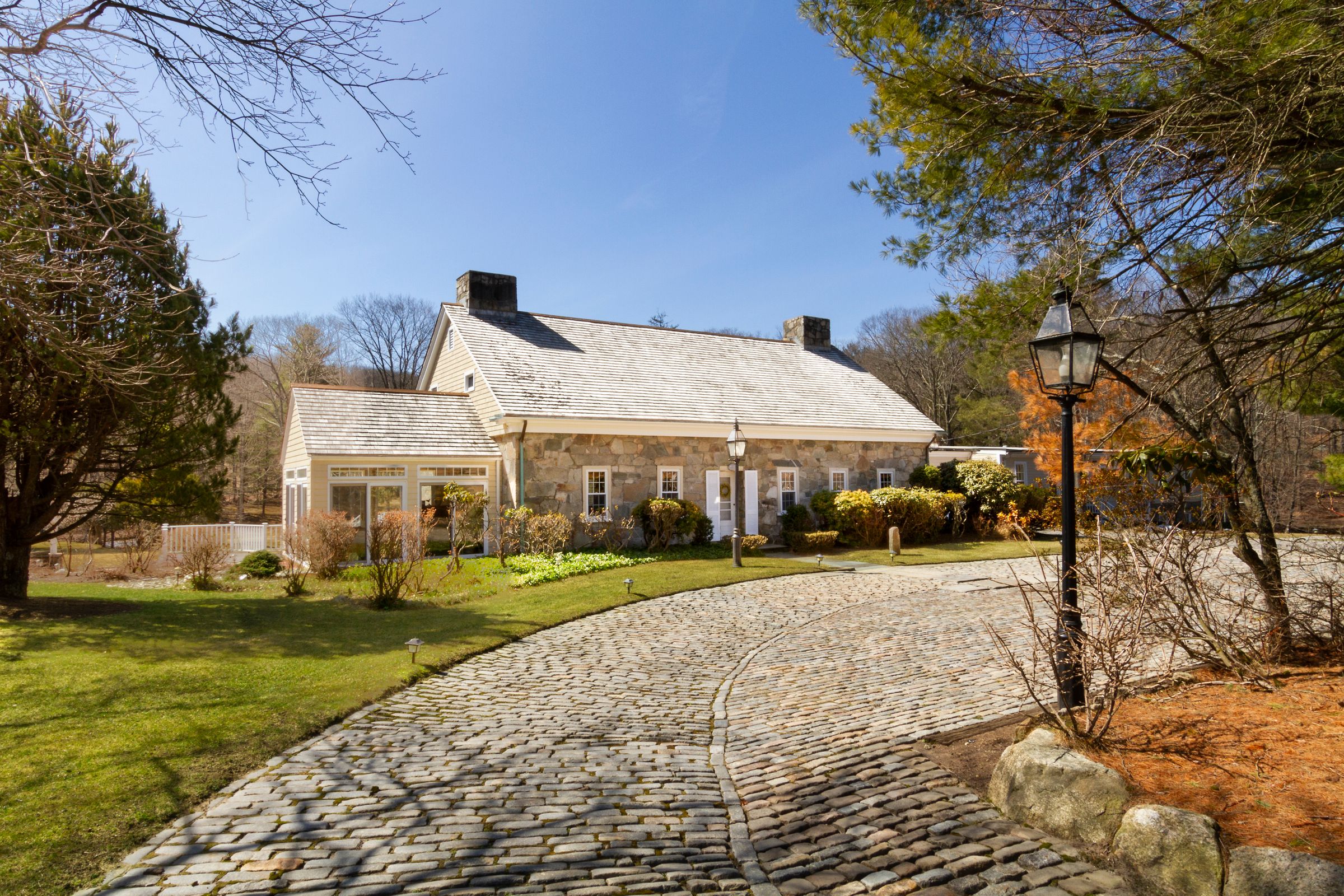 HOUSE LUST: THE MOST EXPENSIVE PROPERTIES IN BLACKSTONE VALLEY