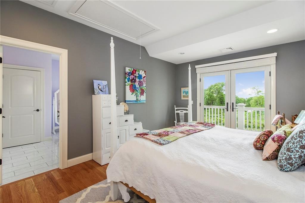 2 Grenolds Way, Westerly