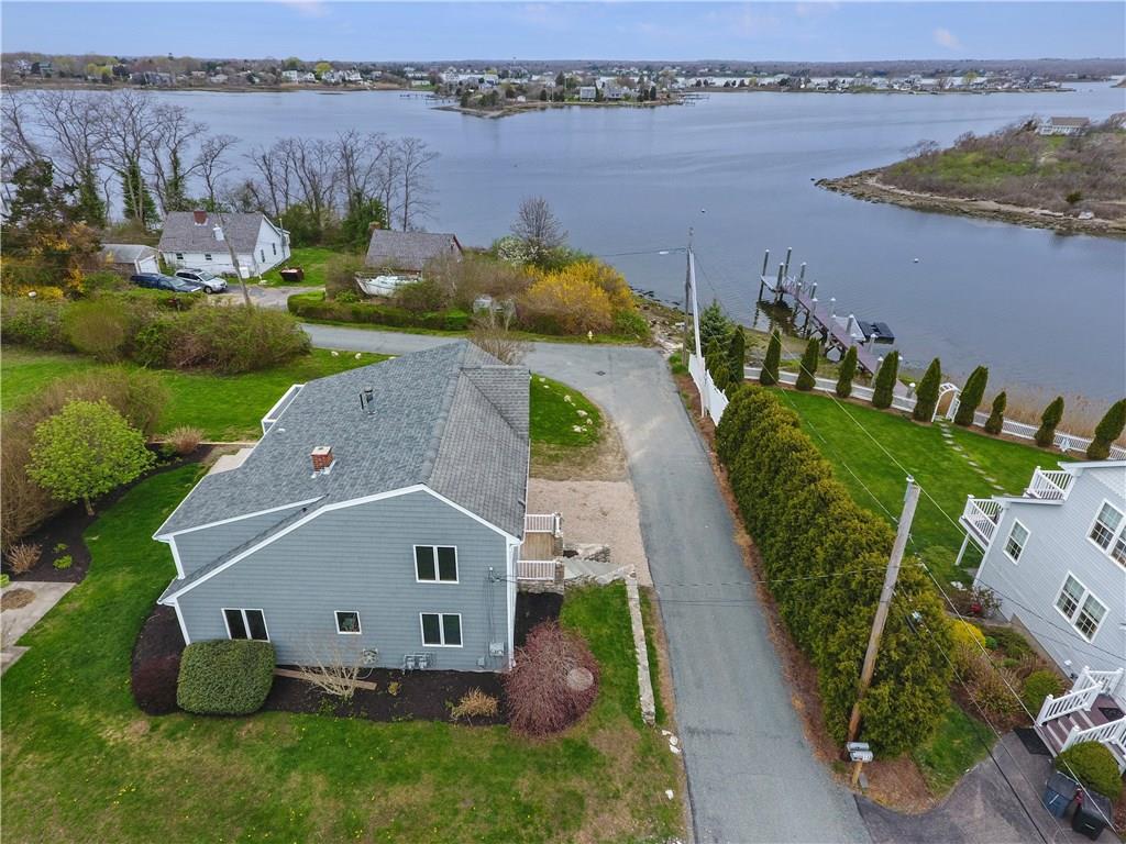 16 Robertson Road, Narragansett