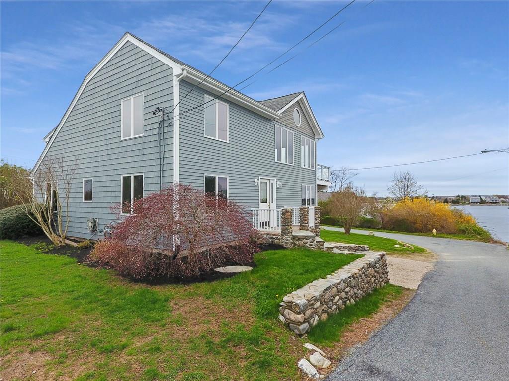 16 Robertson Road, Narragansett