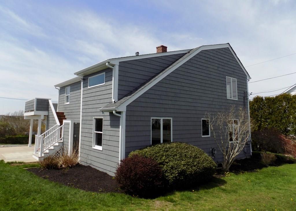 16 Robertson Road, Narragansett