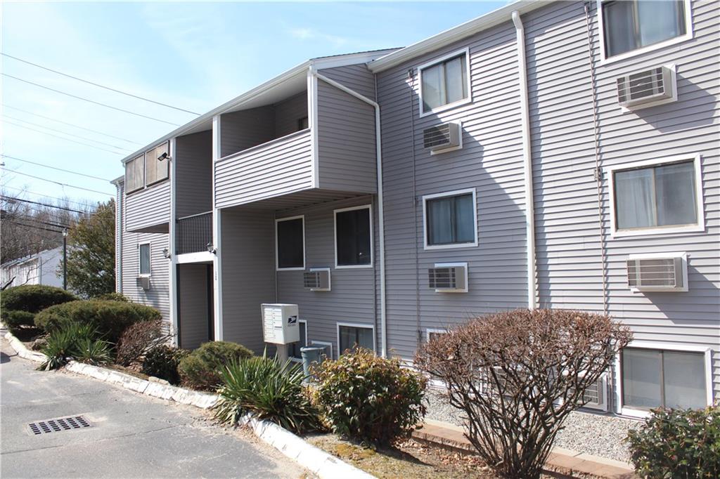 38 Cowesett Avenue, Unit#17, West Warwick