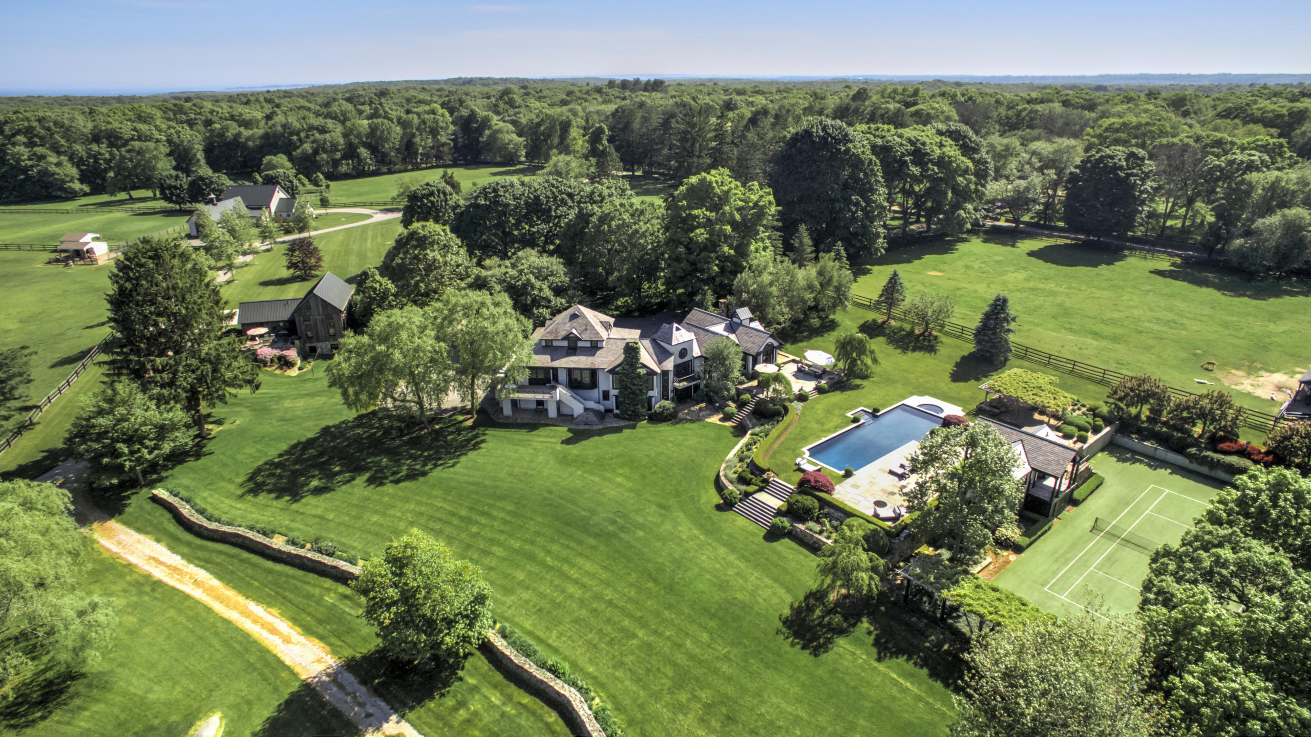 STONINGTON LUXURY EQUESTRIAN COMPOUND & ADJACENT PROPERTIES SELL FOR COMBINED $3.123M WITH LARRY BURNS OF LILA DELMAN REAL ESTATE ON BOTH SIDES OF THE TRANSACTION