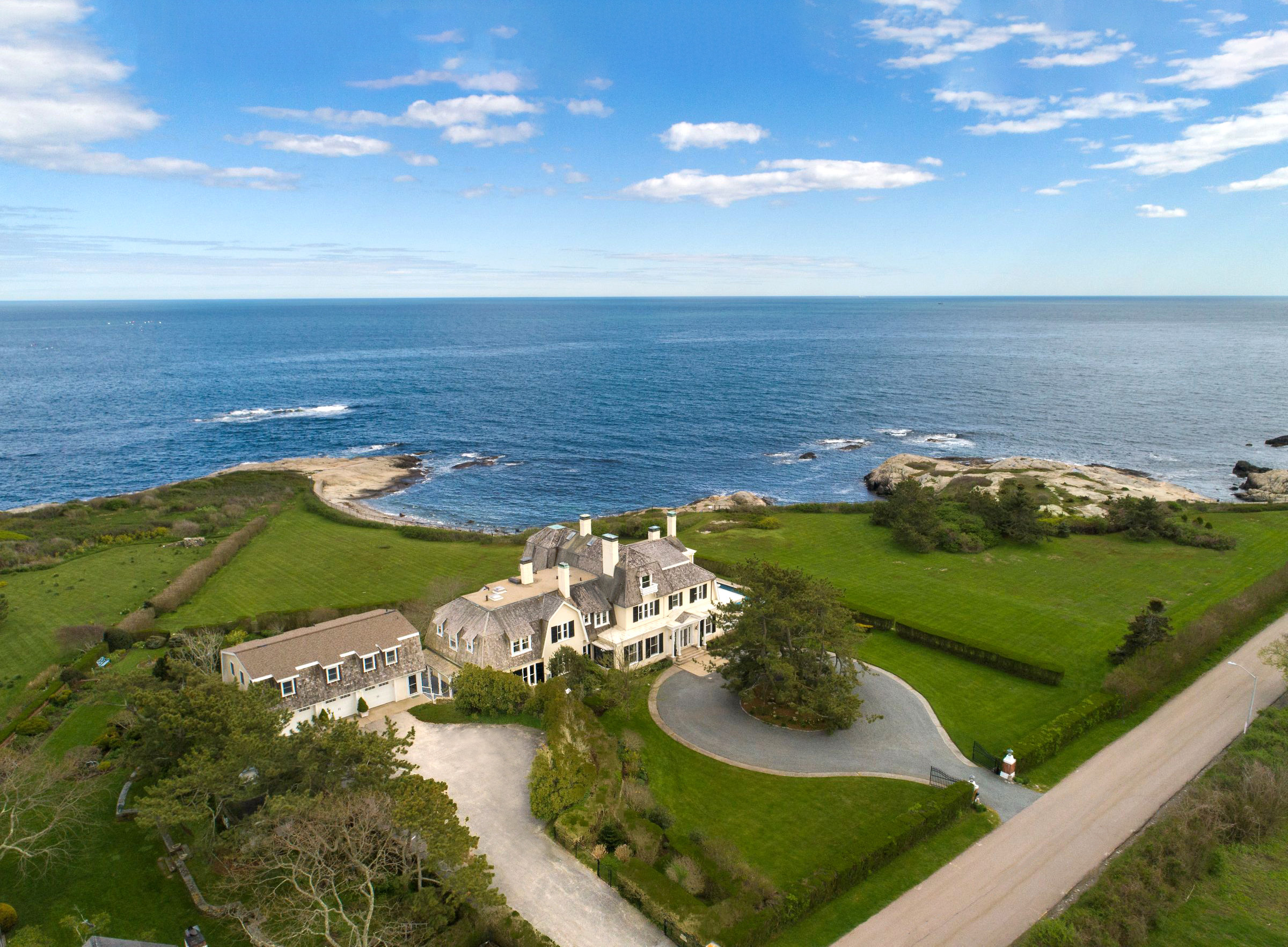 LILA DELMAN REAL ESTATE SELLS NEWPORT’S ICONIC ‘LAND’S END’ FOR $8,600,000