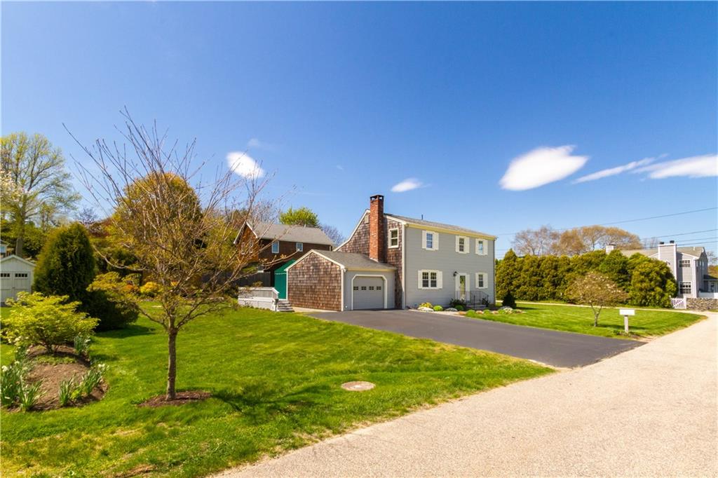 8 Therese Street, Narragansett