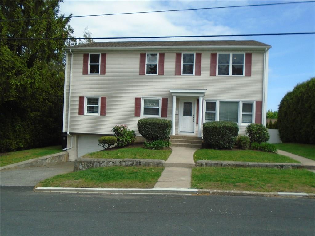 21 West River Parkway, North Providence