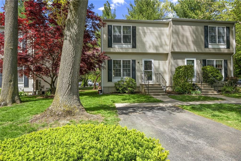 19 Riverwoods Court, East Providence