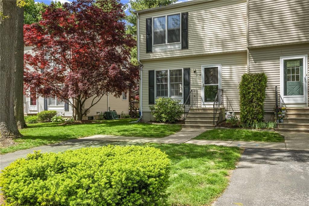 19 Riverwoods Court, East Providence