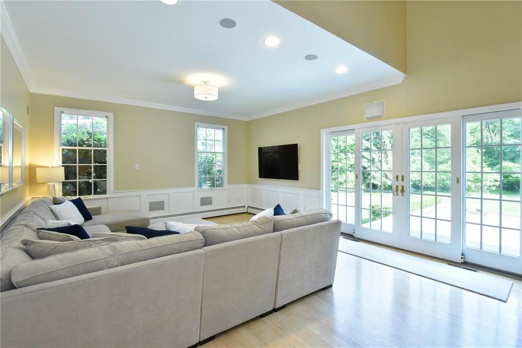 20 Canterbury Lane, East Greenwich, RI 02818 MLS 1256193 Lila Delman