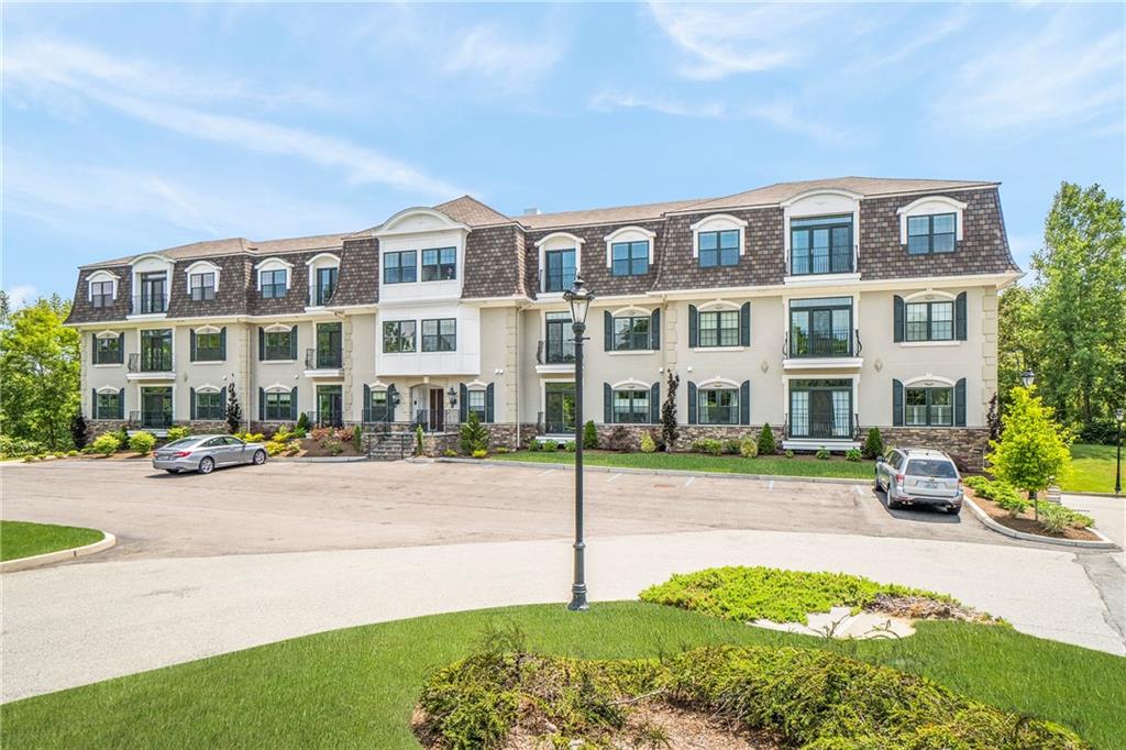 1404 South County Trail, Unit#221, East Greenwich