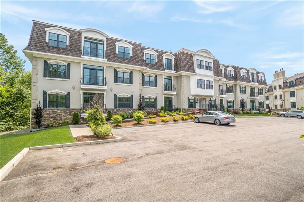 1404 South County Trail, Unit#221, East Greenwich