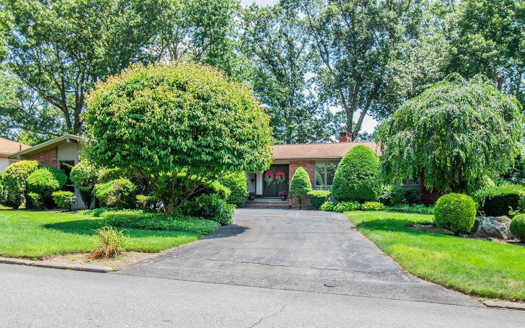 106 Summit Drive, Cranston, RI 02920 MLS 1246846 Lila Delman