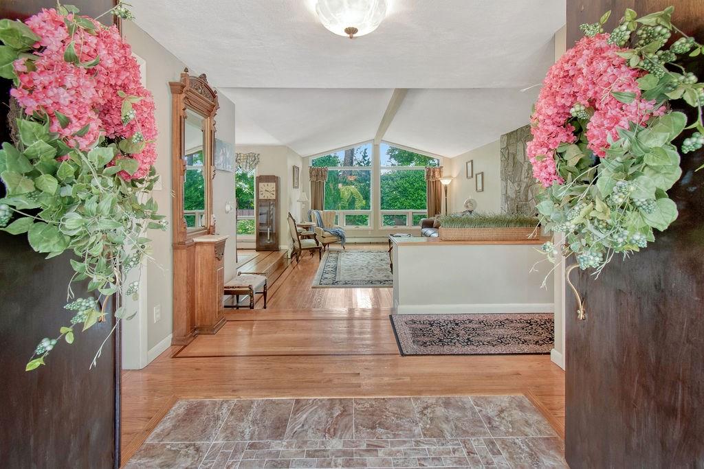 106 Summit Drive, Cranston, RI 02920 MLS 1246846 Lila Delman