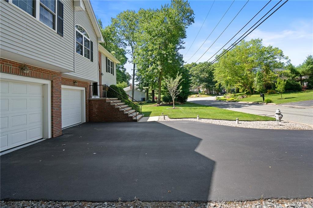 125 Tomahawk Trail, Cranston, RI 02921 MLS 1259191 Lila Delman