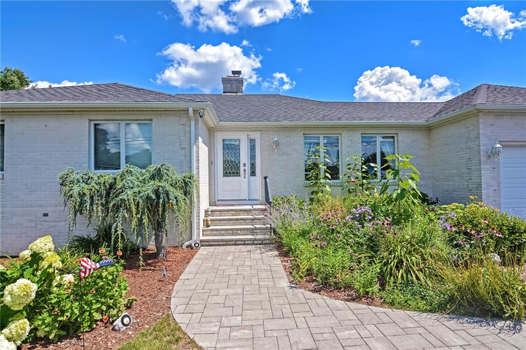 1542 Pippin Orchard Road, Cranston, RI 02921 MLS 1261315 Lila Delman