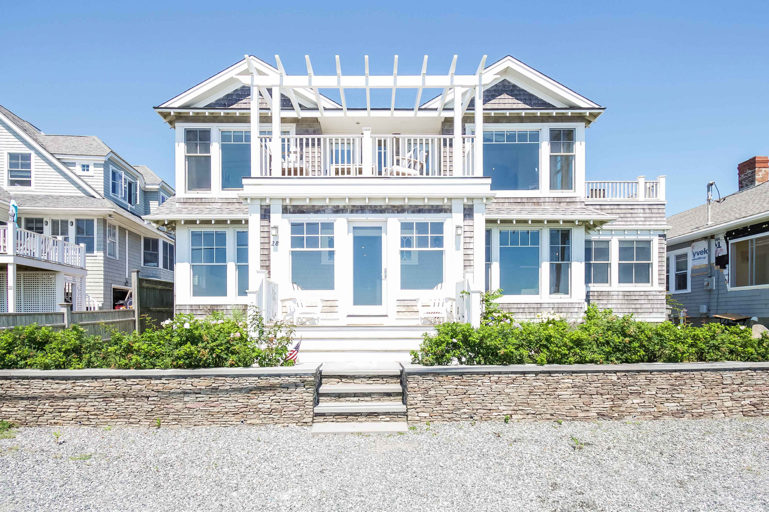 OCEANFRONT HOME ON ESPLANADE BOULEVARD TRADES FOR $2,350,000 WITH LILA DELMAN ASSOCIATES REPRESENTING BOTH THE SELLER AND THE BUYER