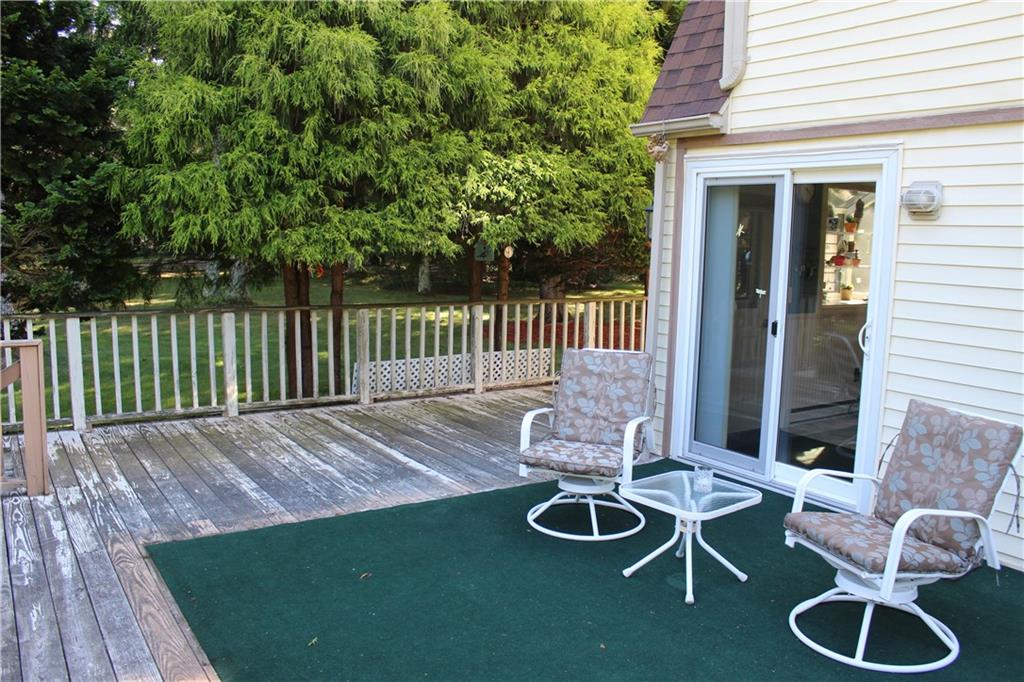 44 Larkin Pond Road, South Kingstown