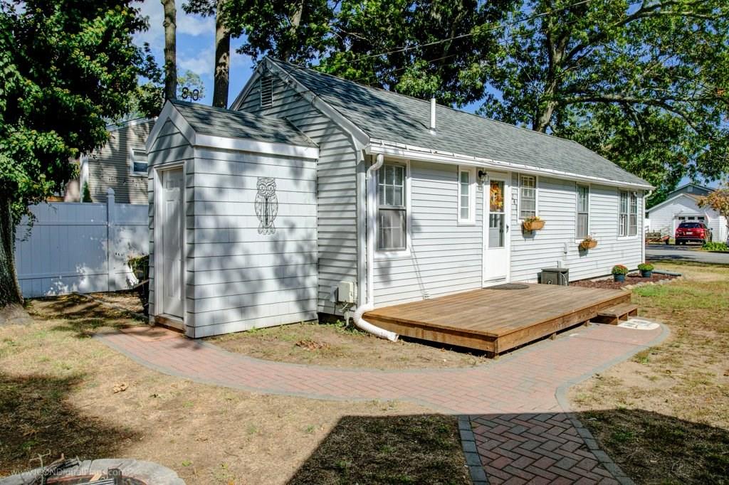 241 Gordon Avenue, Warwick, RI 02889 MLS 1263465 Lila Delman