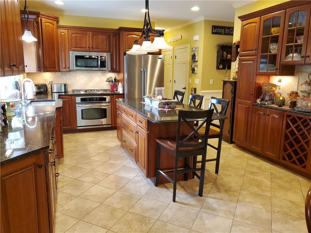 386 Woonsocket Hill Road, North Smithfield, RI 02896 MLS 1265990