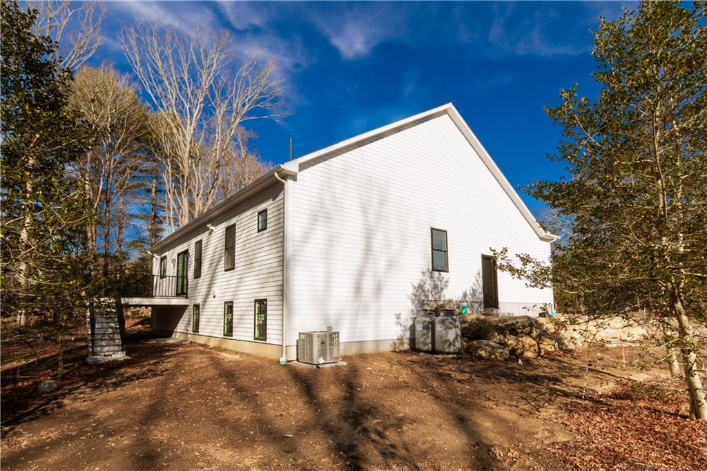 40 Whittier Drive, South Kingstown