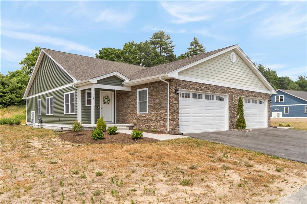 64 Bella Vista Circle, Unit19, Glocester, RI 02814 MLS 1267223