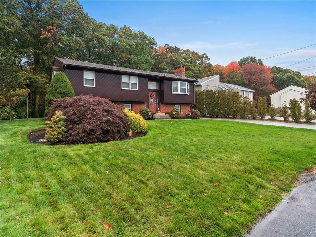 160 Mohawk Trail, Cranston, RI 02921 MLS 1268135 Lila Delman