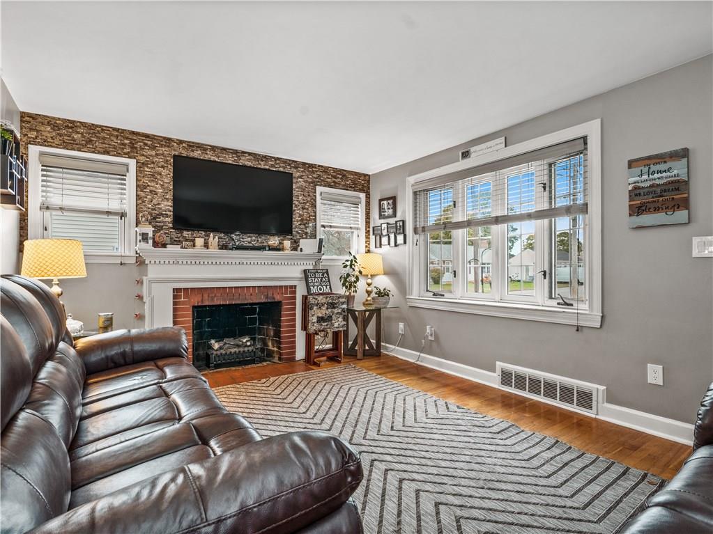 41 Maplecrest Drive, Pawtucket, RI 02861 MLS 1268577 Lila Delman