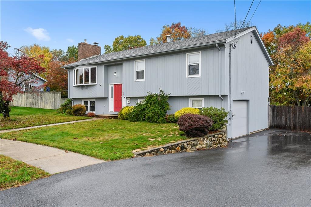131 Woodview Drive, Cranston, RI 02920 MLS 1268906 Lila Delman