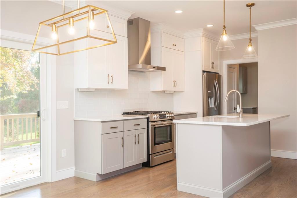 17 Applewood Road, Cranston, RI 02920 MLS 1269208 Lila Delman