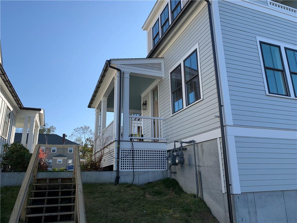 15 Castle Street, Unit#8, East Greenwich