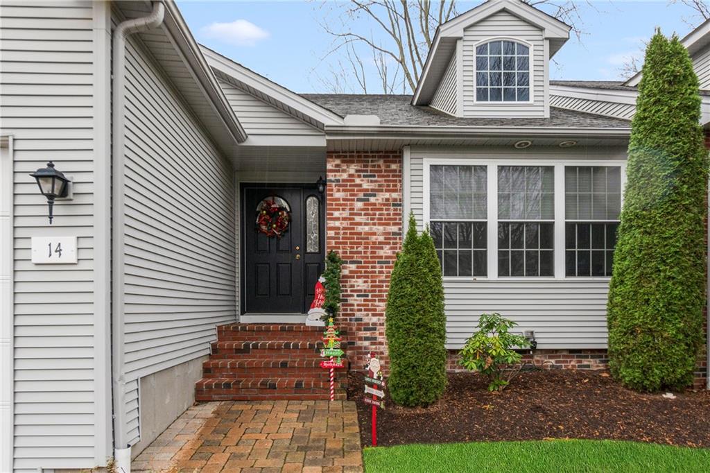 14 West Glen Lane, West Warwick, RI 02893 MLS 1271111 Lila Delman
