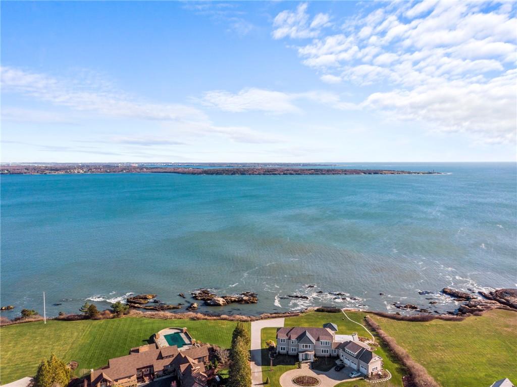 116 Cliff Drive, Narragansett