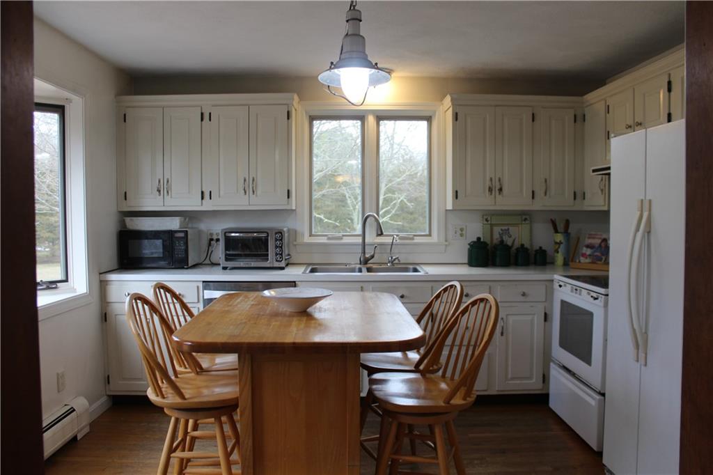 1261 Tuckertown Road, South Kingstown