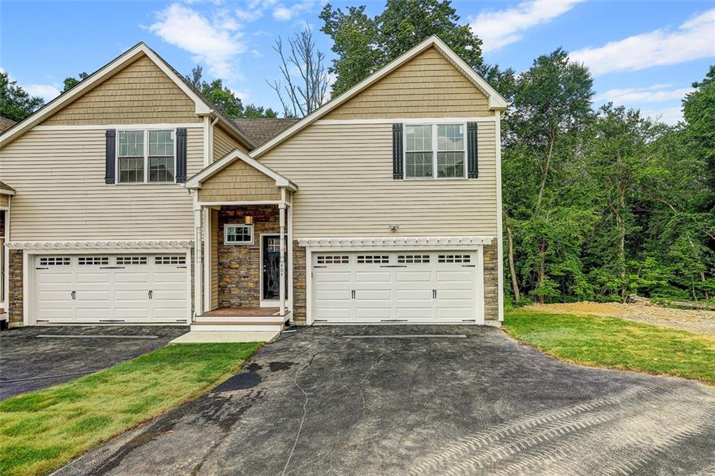 606 Hunting Hill Drive, Cumberland