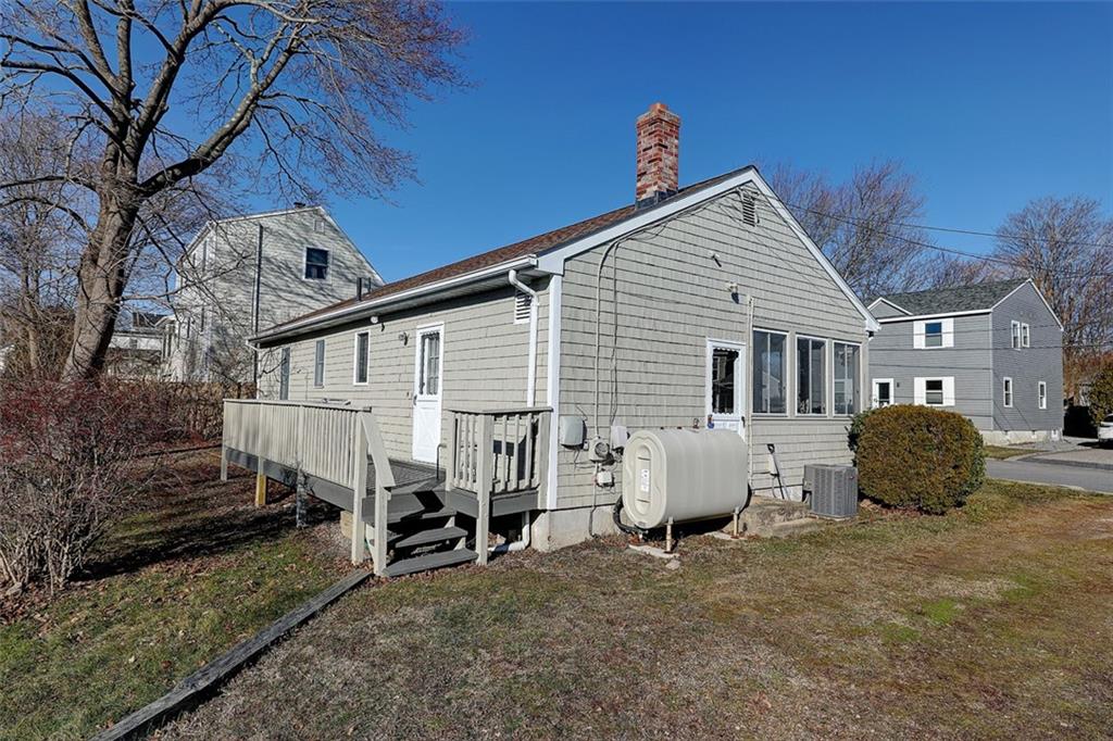 14 Brown Street, Narragansett