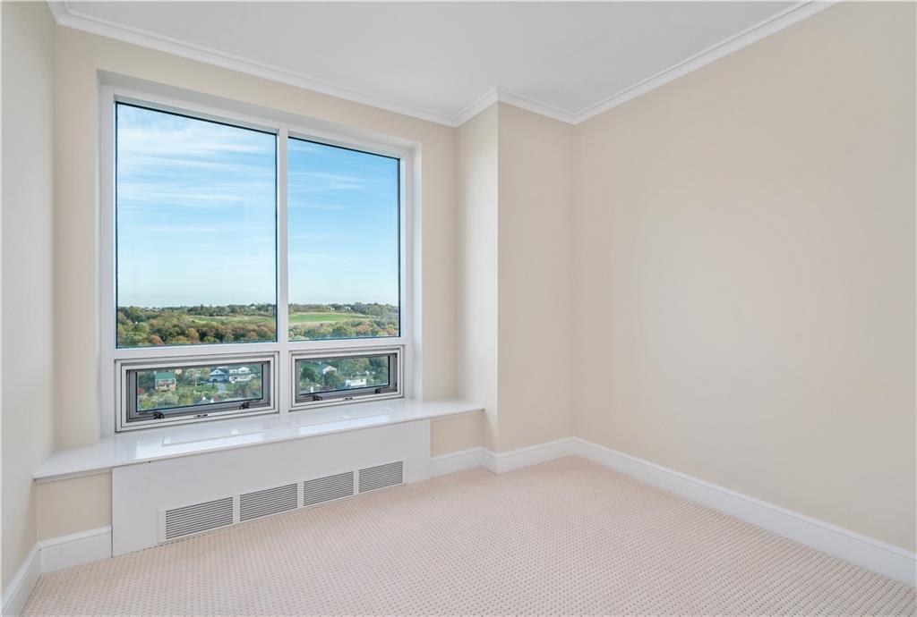 1 Tower Drive, Unit#1002, Portsmouth