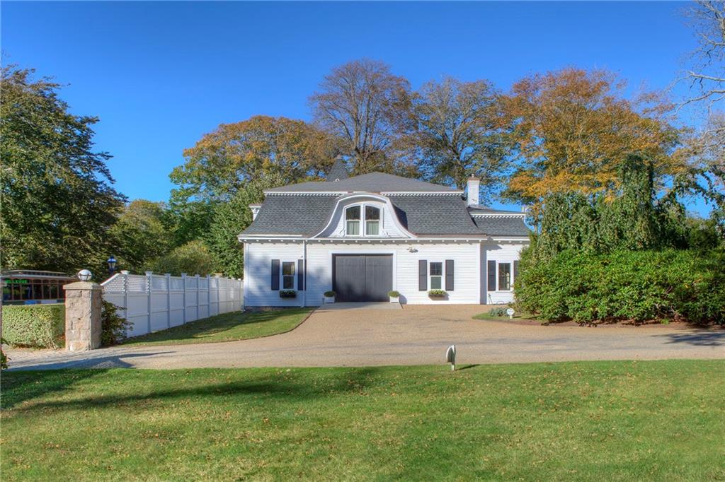 662 Bellevue Avenue, Newport