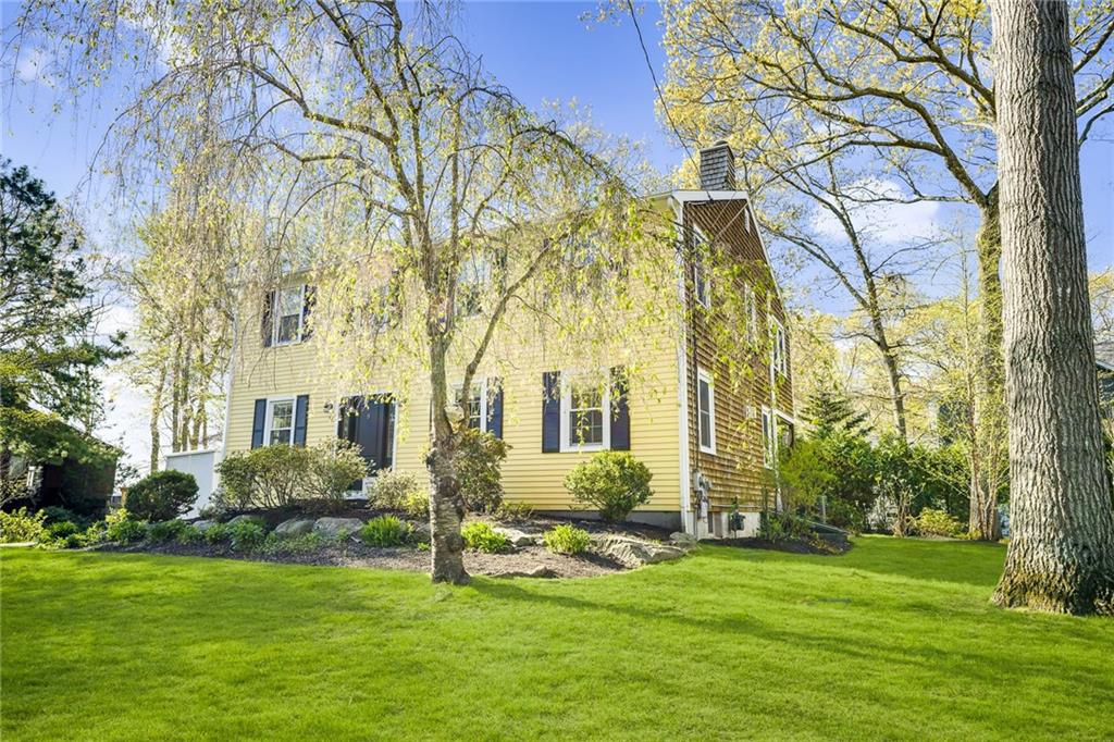 39 Columbus Avenue, Barrington