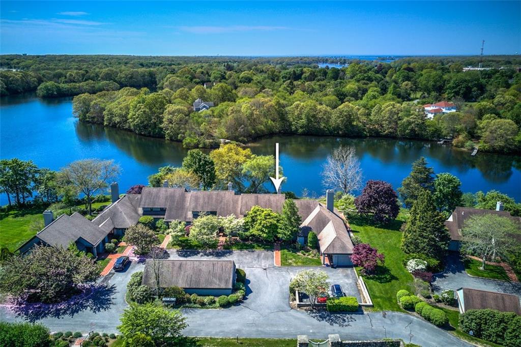 37 Shadow Farm Way, South Kingstown