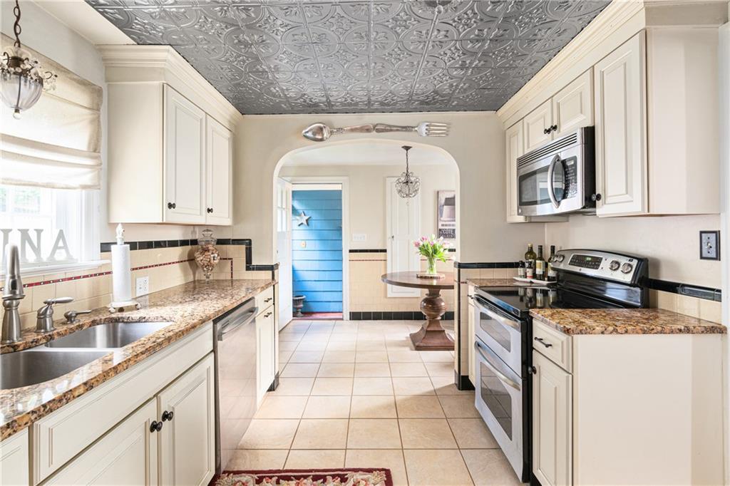 50 Mauran Street, Cranston, RI 02910 MLS 1282409 Lila Delman