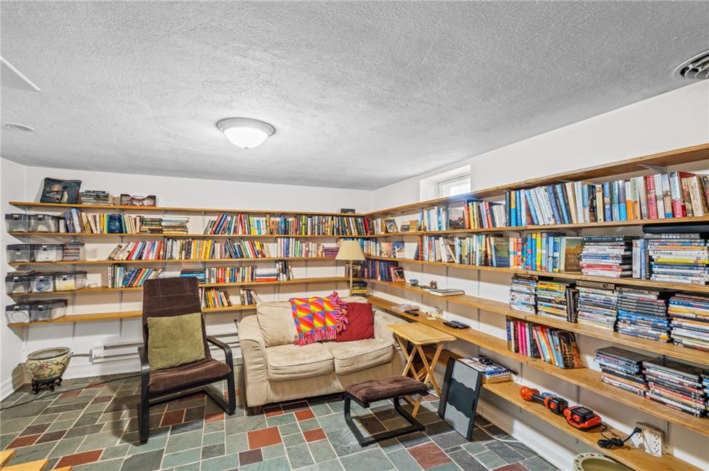 201 Lakedell Drive, Warwick, RI 02818 MLS 1283199 Lila Delman