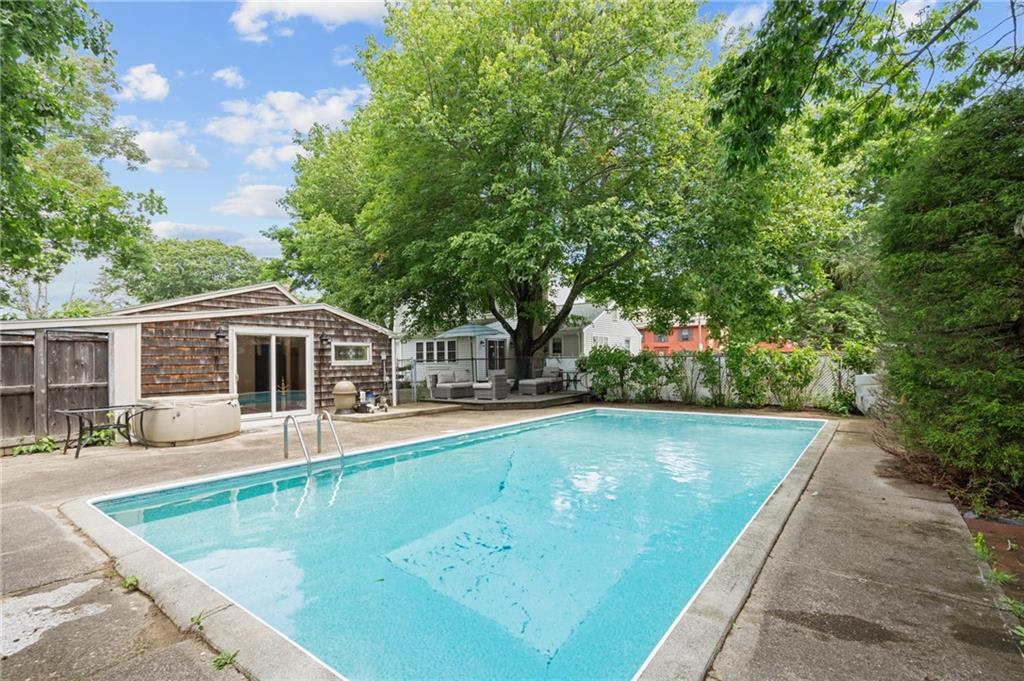 201 Lakedell Drive, Warwick, RI 02818 MLS 1283199 Lila Delman