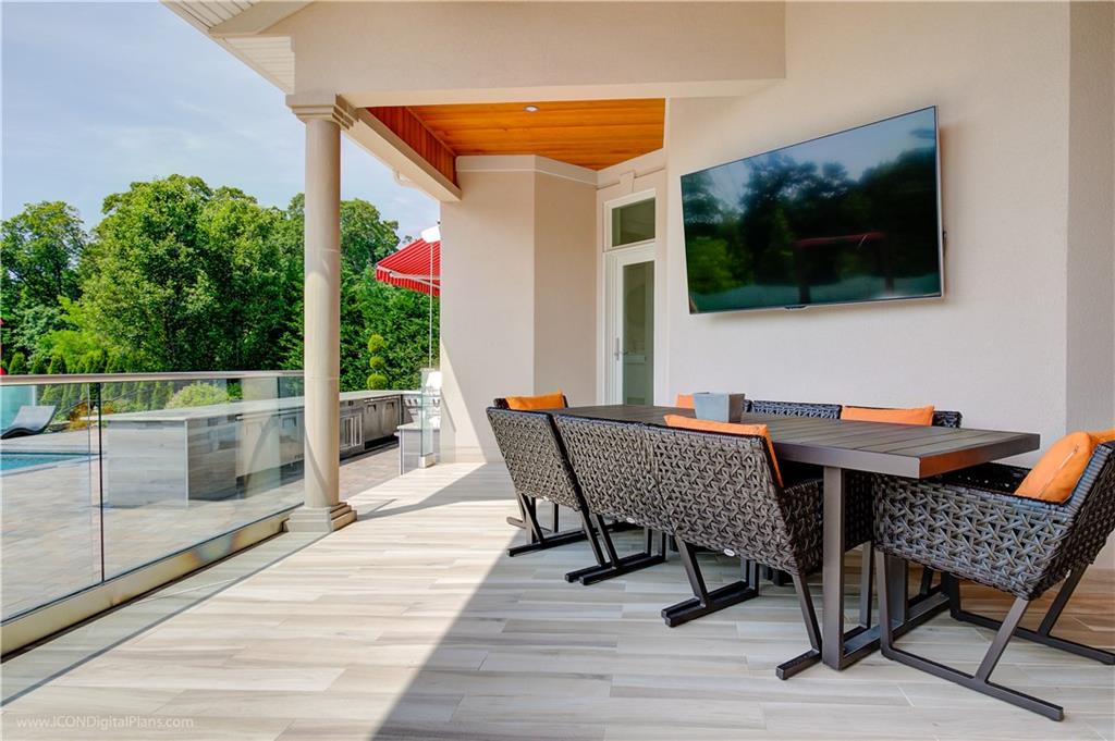 17 PADDOCK DR, Lincoln Lila Delman