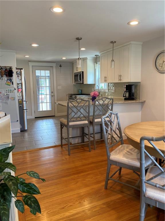 82 Roslyn Avenue, Cranston, RI 02910 MLS 1285082 Lila Delman