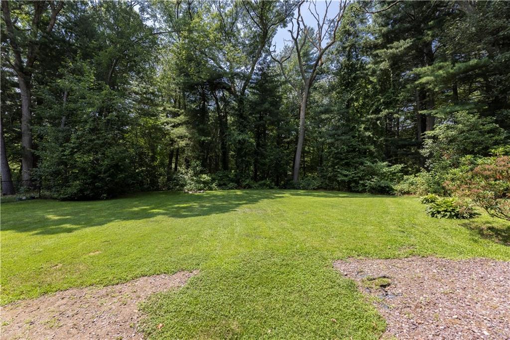 140 Dana Road, North Kingstown