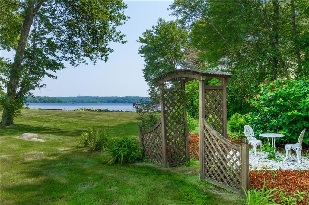 71 Woodland Trail, South Kingstown