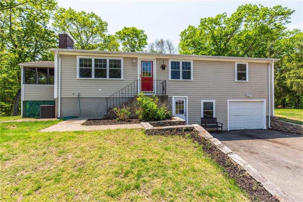 76 Regent Drive, North Kingstown