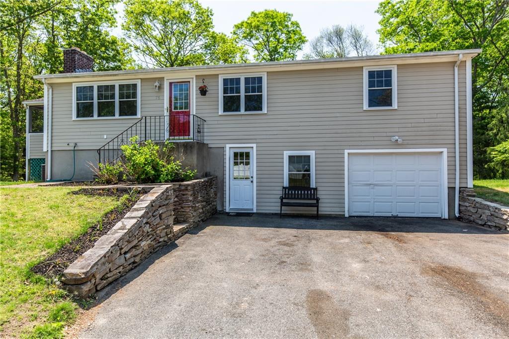 76 Regent Drive, North Kingstown