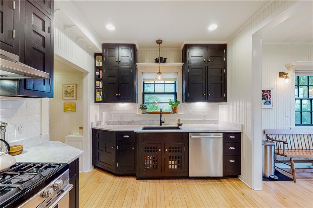 75 Albert Avenue, Cranston, RI 02905 MLS 1287766 Lila Delman